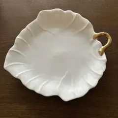 大皿　ボーンチャイナ　葉っぱ型　ホワイト