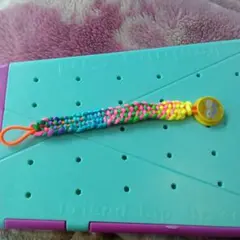 カラフル編み込み携帯ストラップ