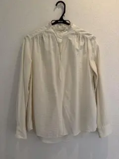 ユニクロ　Sサイズアイボリー スタンドカラーシャツ 長袖