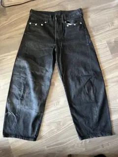 ブラックバギーデニム　リメイクスタッズ