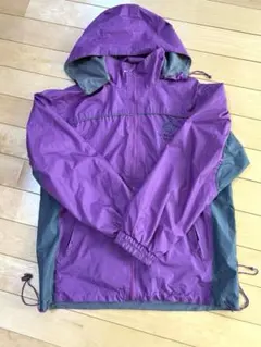 アウトドアジャケット パープル M 軽量 防風 人気カラー　紫　フード着脱可