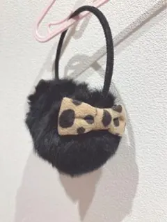 ファー耳あて リボン付き 黒　ピンクラテ