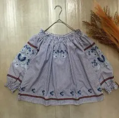 ブラウス／オフショルにも／刺繍／コットン100%／青✕白／Fサイズ／a1249㉟