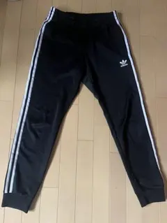 adidas originals ブラック ジャージ パンツ