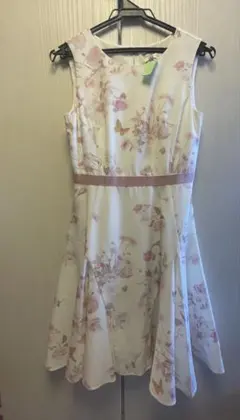 AVENIRETOILE フラワープリント フレアドレスのサムネイル