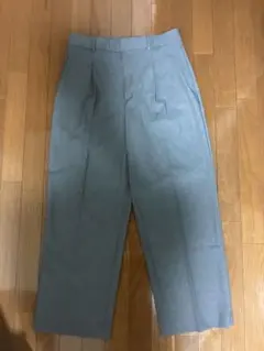 ユニクロ　タックワイドパンツ　グレー