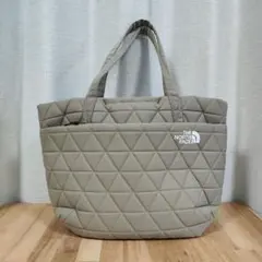 ノースフェイス ジオフェイストート クラシックカーキ NM32352