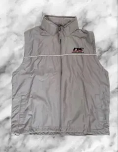 D.S. フード付きグレー ベスト　　ヴィンテージメンズ　古着