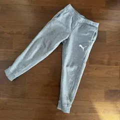 PUMA グレー スウェットパンツ　110