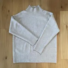 【美品M】GU パフィータッチハイネックセーターM ベージュ