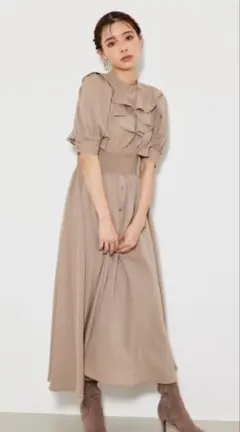 【売り切りセール！】フリル付きベージュロングワンピース