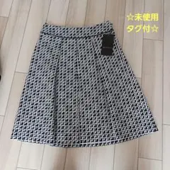 未使用タグ付、日本製 ☆「 Reflect　スカート　黒白幾何学柄」☆のサムネイル