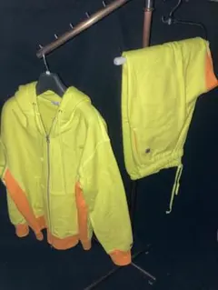 Undefeated スウェット　パーカー　パンツ　上下のサムネイル