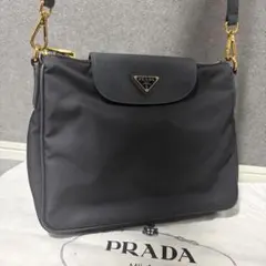 希少✨　PRADA プラダ　ナイロン レザー　三角ロゴ　ショルダーバッグ　黒のサムネイル