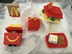 マクドナルド　ハッピーセット　ミニチュア　4点　クレヨンしんちゃん 1点　計5点