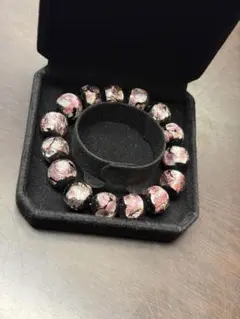 ピンクと黒の花模様ブレスレット 14mm