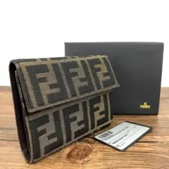 送料込み！ 未使用品 FENDI 三つ折り財布 ズッカ柄 箱付き 419
