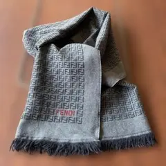 FENDI グレー ブラック マフラー