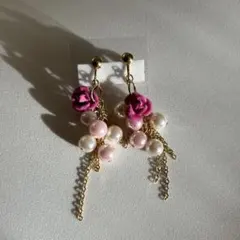 【新品未使用】バラ　イヤリング　薔薇　Roseのサムネイル