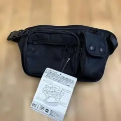 ブラックナイロンボディバッグ