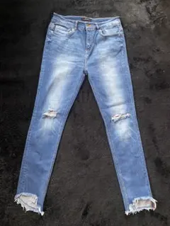 ライトブルースキニーデニム ダメージ加工