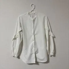 GU ラッフルスリーブブラウス 白