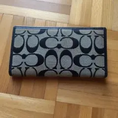 COACH シグネチャー 二つ折り財布のサムネイル