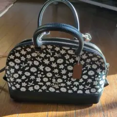 格安美品❢コーチ花柄ハンドバッグ 黒と白 合成皮革