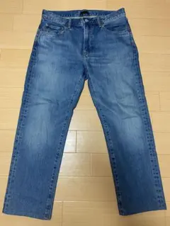 ユニクロ　レギュラーフィットジーンズ　63 BLUE W32