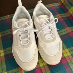 PUMA ホワイト スニーカーsnowmanCM着用商品 希少価値あり