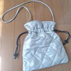 シルバー キルティング ショルダーバッグ