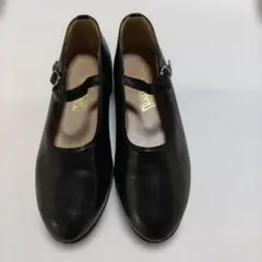 女の子　黒ストラップ付きフォーマルシューズ 21.0