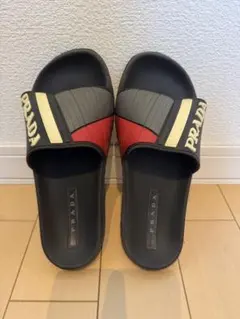 PRADA スライドサンダル 黒 赤