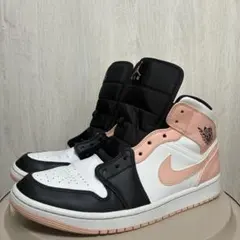 Nike Air Jordan 1 Mid Crimson Tintのサムネイル