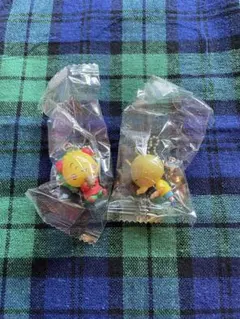 コジコジ　スイング　遊んで食べて寝てるだけ　カプセルトイ