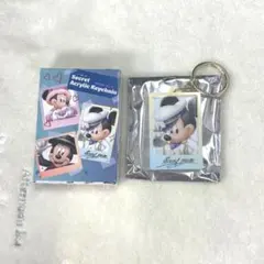 ミッキー シークレットキーチェーン HAPPY BIRTHDAY MICKEY