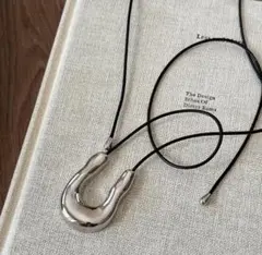 ネックレス 大きめ シルバー U型 馬蹄 レディース 韓国 アクセサリー 秋冬