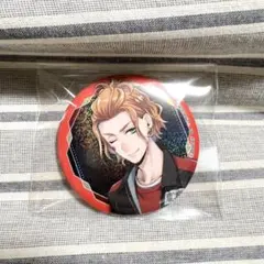 ディズニー　ツイステ　缶バッジ　ケイト　運動着