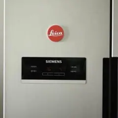 【希少・限定品】ライカ（Leica）特製マグネットピン（ドイツ本店ノベルティ）のサムネイル