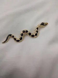 ヘ*ン様 蛇　ヘビ　ブローチ