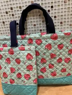 レッスンバッグ　上履き入れ　二点セット　ハンドメイド　女の子　いちご