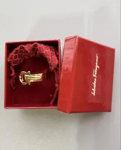 t*い様 フェラガモ FERRAGAMO ガンチーニ スカーフリングのサムネイル