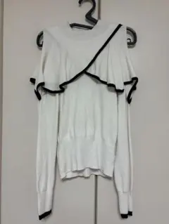 snidel フリル付き ホワイト 長袖ニット オフショル