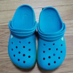 Crocs 青いサンダル 6/7