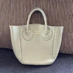 YOUNG & OLSENEMBOSSED LEATHER TOTE M - メルカリ