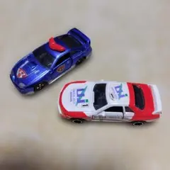 トミカ UNISIA JECS と RTS-06 コアストライカーのサムネイル