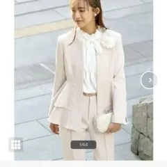 ルイルエブティック　ノーカラーフリルペプラムスリムパンツスーツ　L