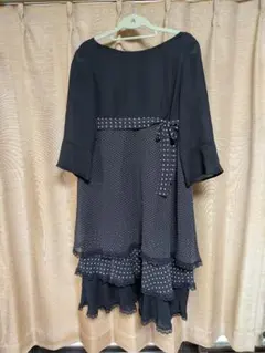 紺色ドット柄ティアードワンピース