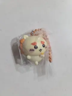 ちいかわ　マスコットつきビスケット　キーホルダー　シーサー