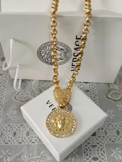 超可愛い　ヴェルサーチ　ネックレス　ゴールド　男女兼用